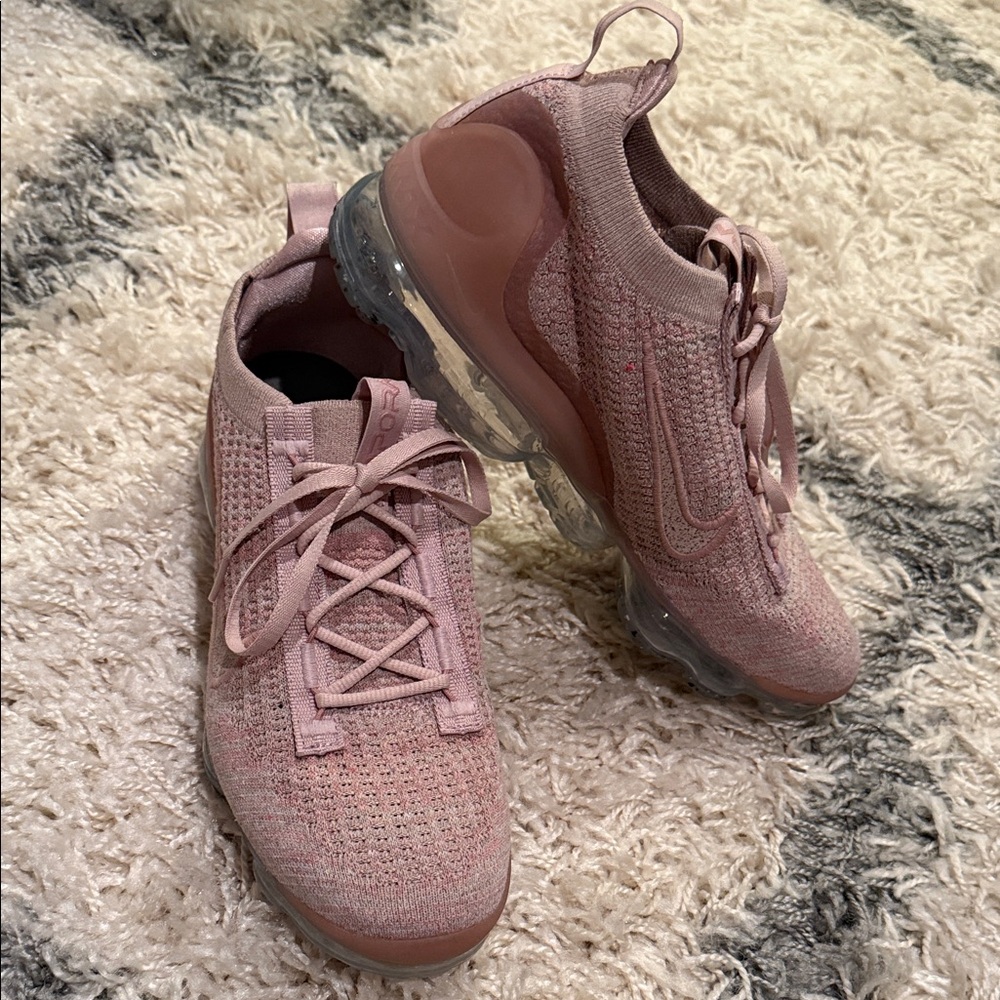 Nike Women's Rose Knit Sneakers